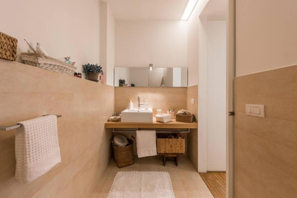 New Cosy Apartment Near To Petruzzelli Theatre Bari Kültér fotó