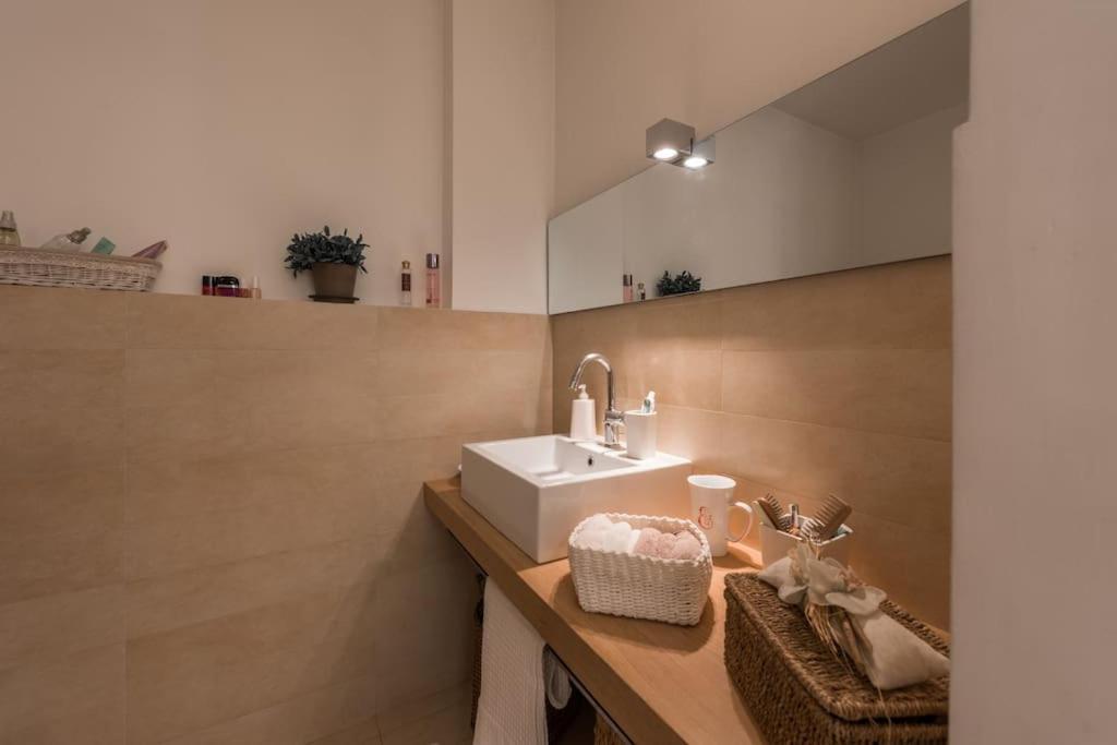New Cosy Apartment Near To Petruzzelli Theatre Bari Kültér fotó